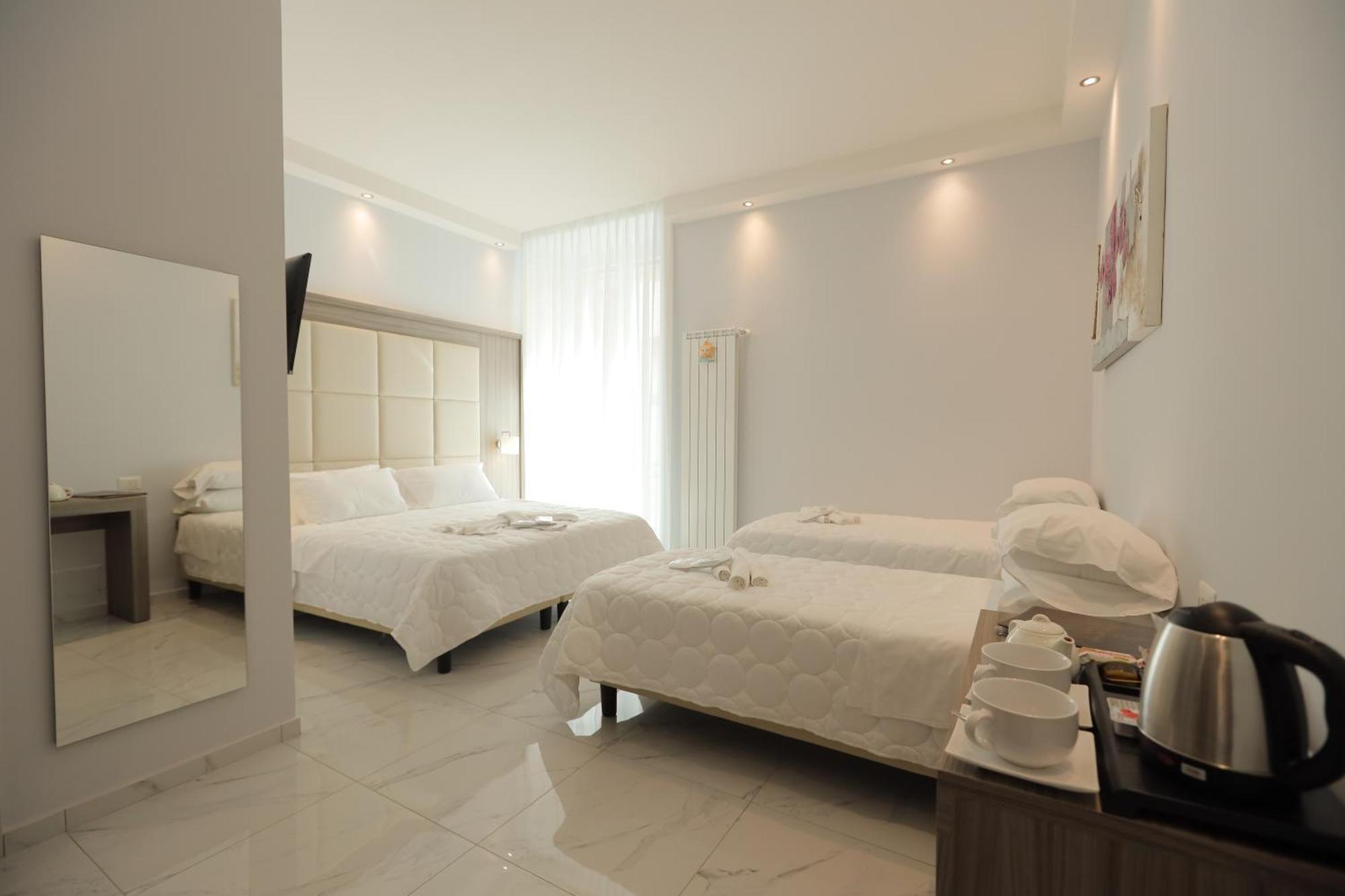 Hotel Garibaldi New Naples