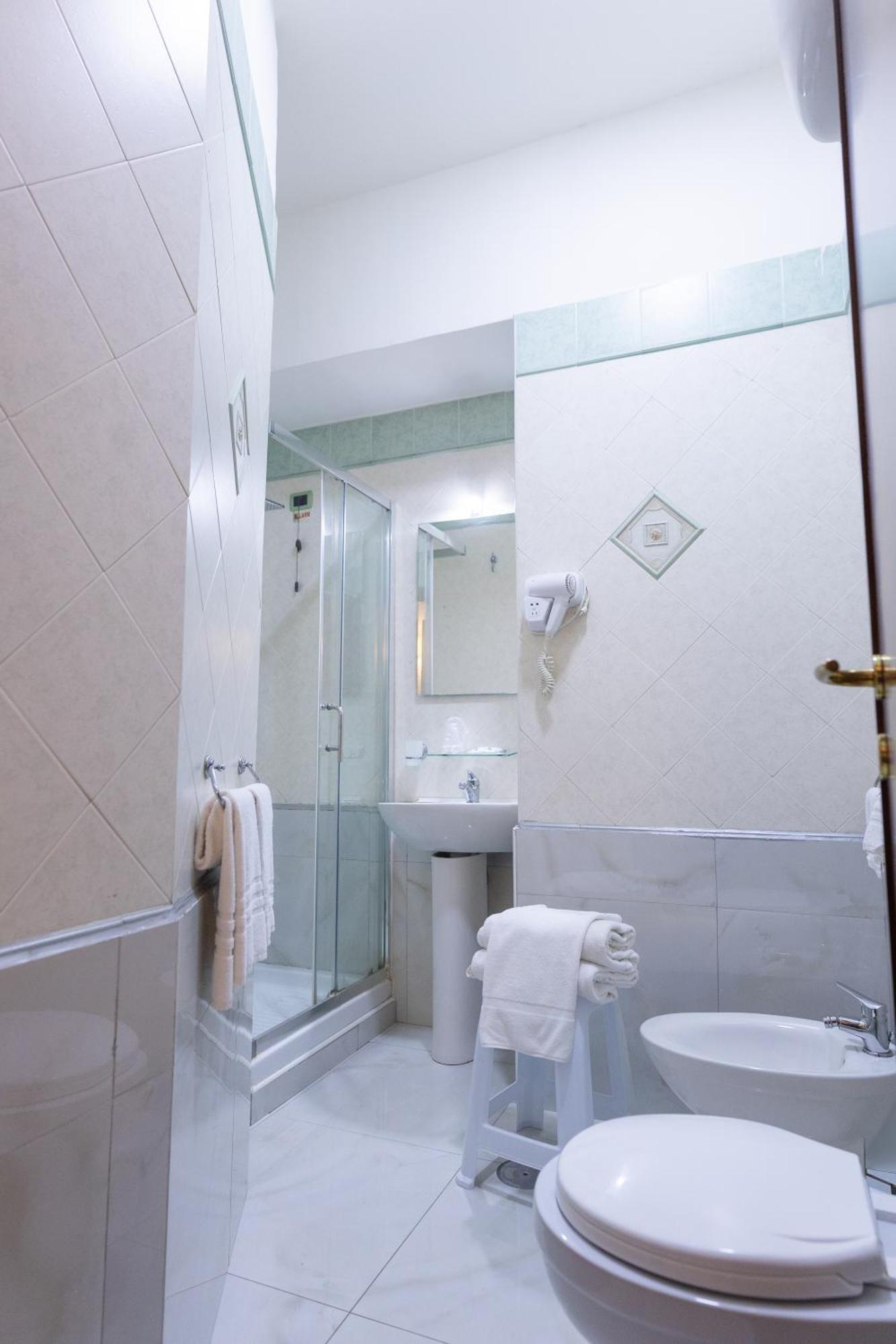Garibaldi New 3* Naples