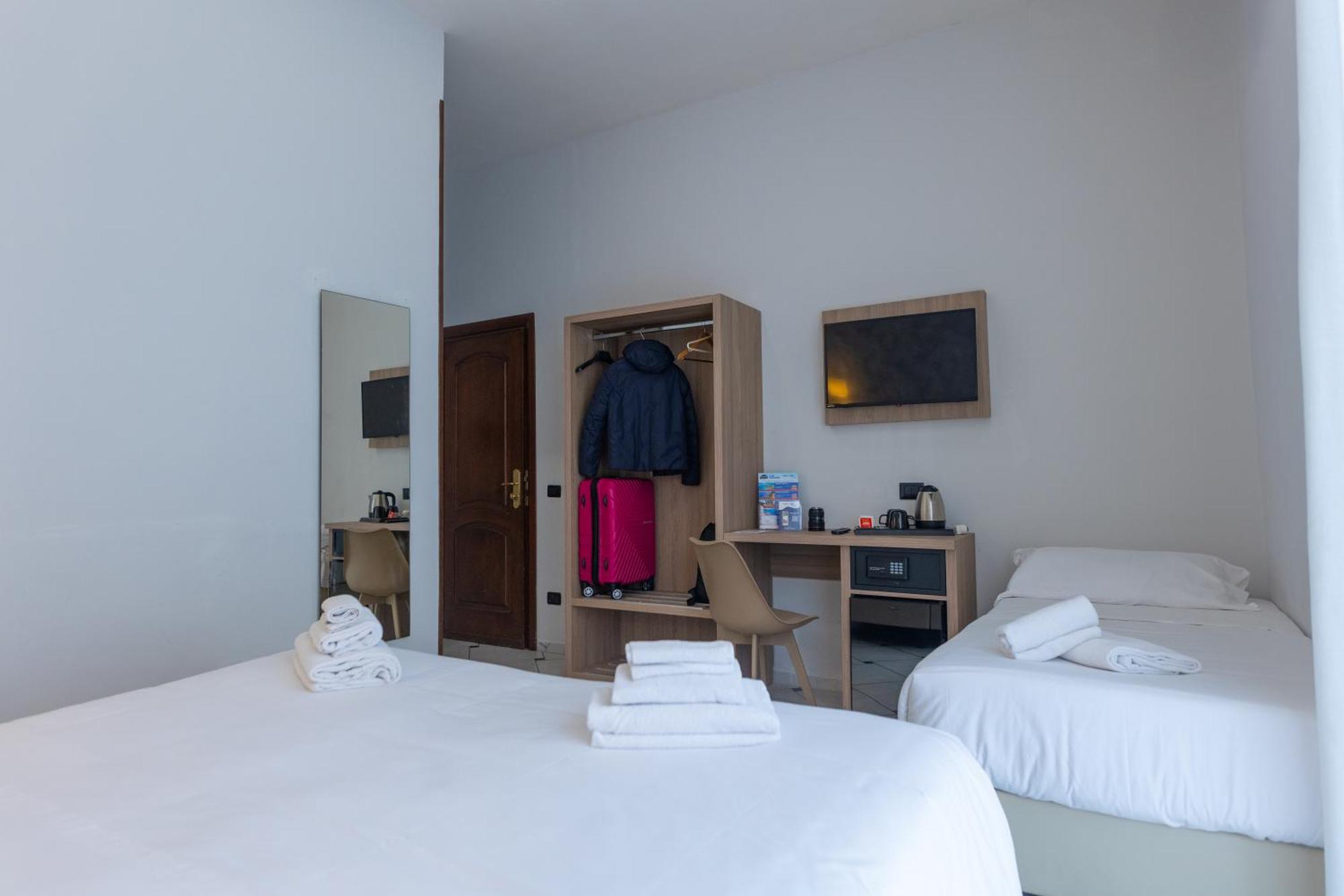 Garibaldi New 3* Naples