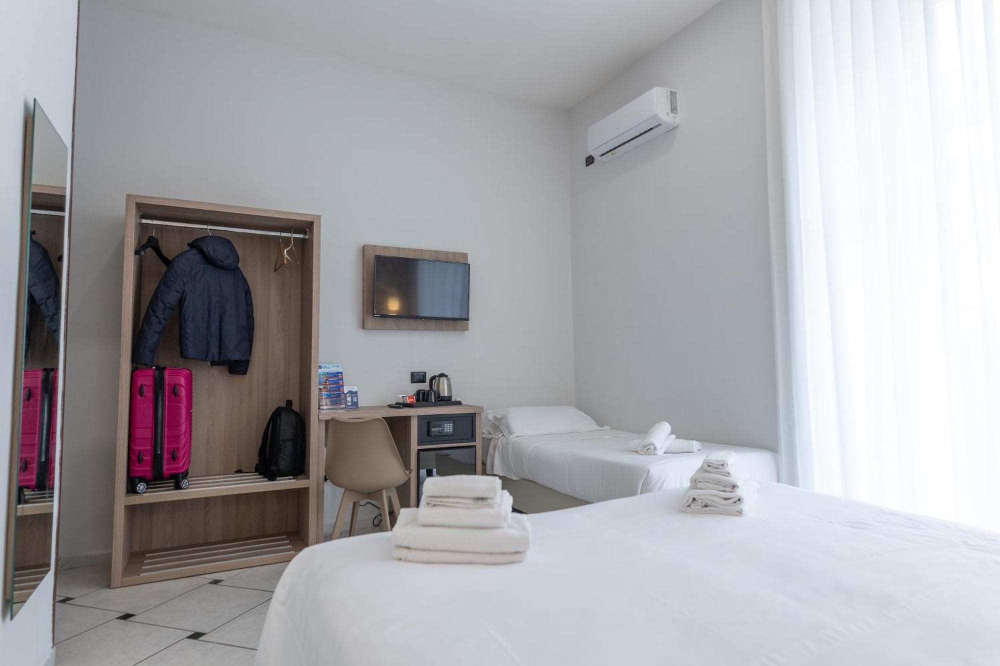 Garibaldi New 3* Naples
